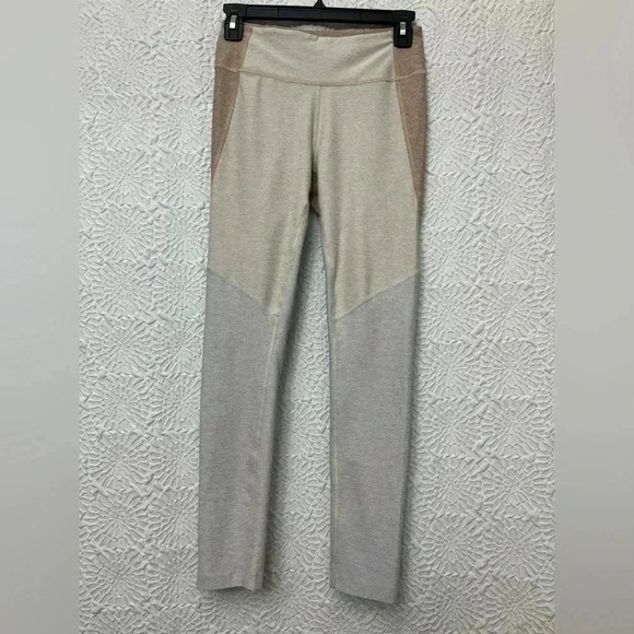 Outdoor Voices Size Small 7/8 Dipped Legging Oatmeal Desert Cloud Yoga Workout - Picture 14 of 14